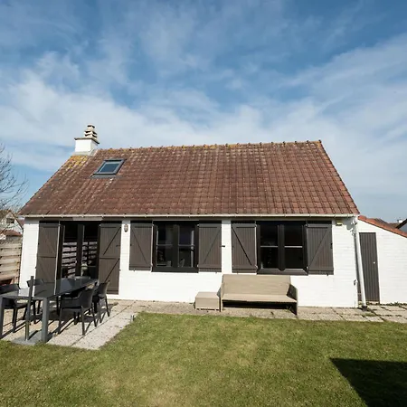 Hébergement de vacances Beluga With Parking And Shared Pool By Interhome Le Coq