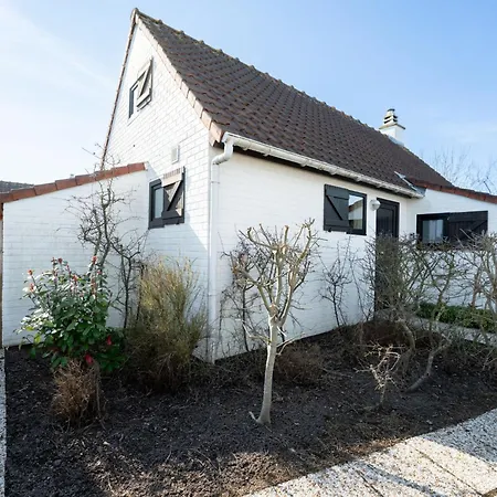 Hébergement de vacances Beluga With Parking And Shared Pool By Interhome Le Coq